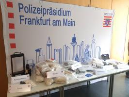 F Polizeieinsatz Bahnhofsviertel Falschgeld Drogen Waffen copyright Stadt Frankfurt