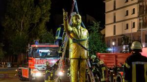 zdf image die goldene erdogan statue in wiesbaden wurde abgebaut 100 1920x1080