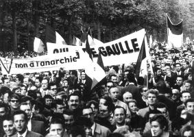 K Inge Werth Demonstration f r die Regierung von Charles de Gaulle 1968