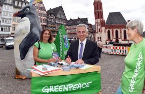 F Feldmann Greenpeace 1 copyright Stadt Frankfurt Rainer Rueffer