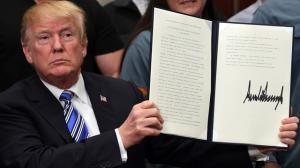 kpk Trump unterzeichnet Proklamation zu Strafzollen