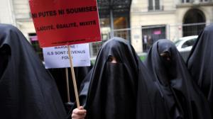 kpm Proteste gegen das Verbot von Nikab und Burka in Frankreich