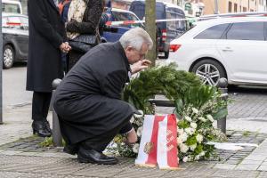 OB Feldmann kondoliert in Hanau 2 Foto Holger Menzel