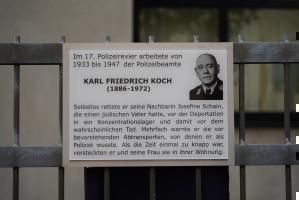 Gedenktafel Karl Koch am 17 Polizeirevier Foto Polizei Frankfurt Stephan Preis