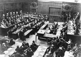 Nurnberger Prozess Verhandlungssaal im September 1946