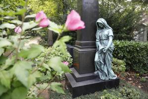 Grabpatenschaft Hauptfriedhof Grab Grabstaette Kunkel copyright Stadt Frankfurt am Main Maik Reuss