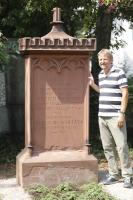 Grabpatenschaft Hauptfriedhof Udo Fedderies Patengrab Wilhelm Behrends 2 copyright Stadt Frankfurt Main Maik Reuss