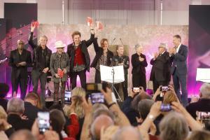 Peter Maffay und Band erhalten Musikpreis Foto Maik Reuss