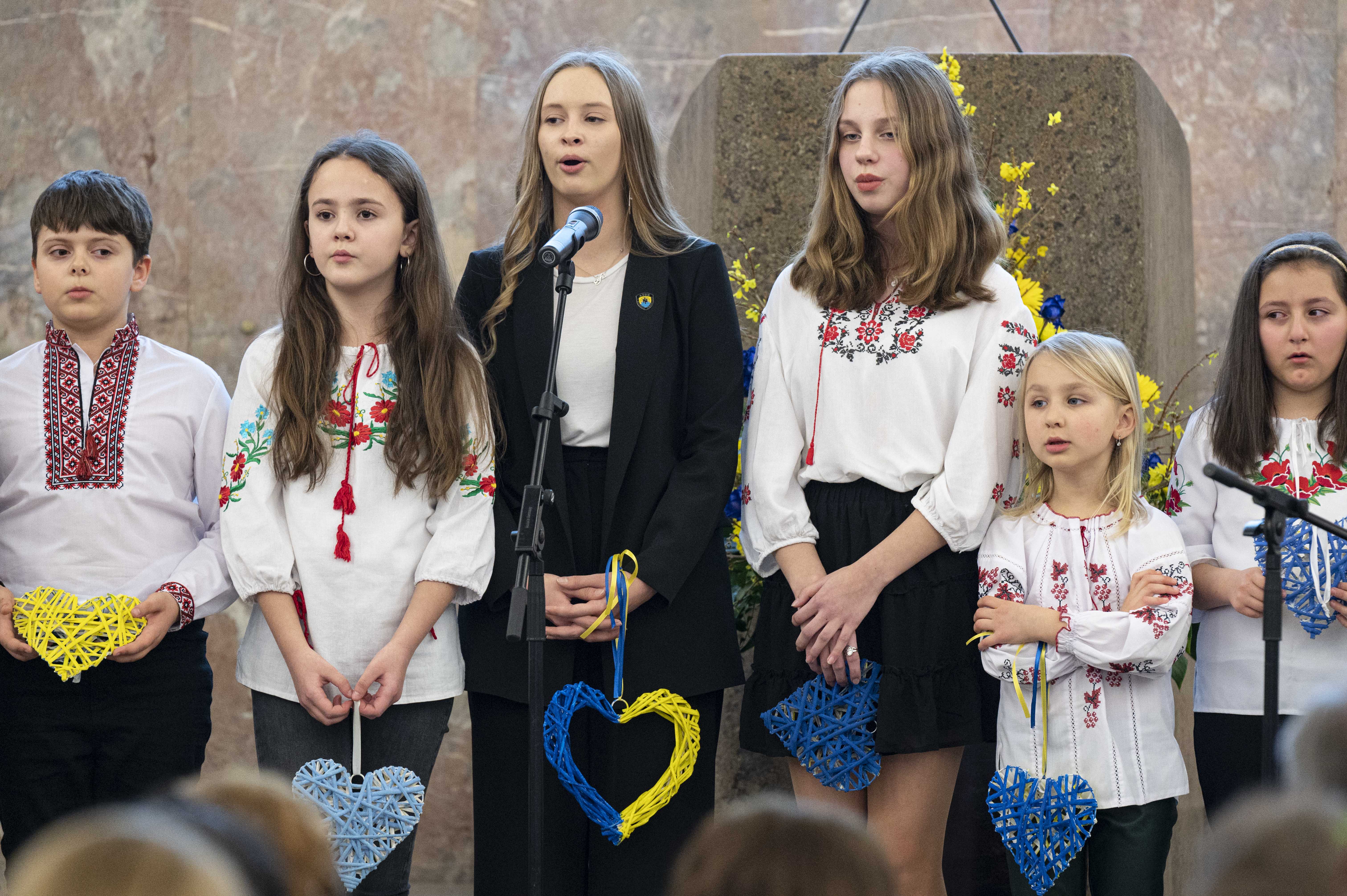 Ukrainischer Kinderchor Foto Roessler