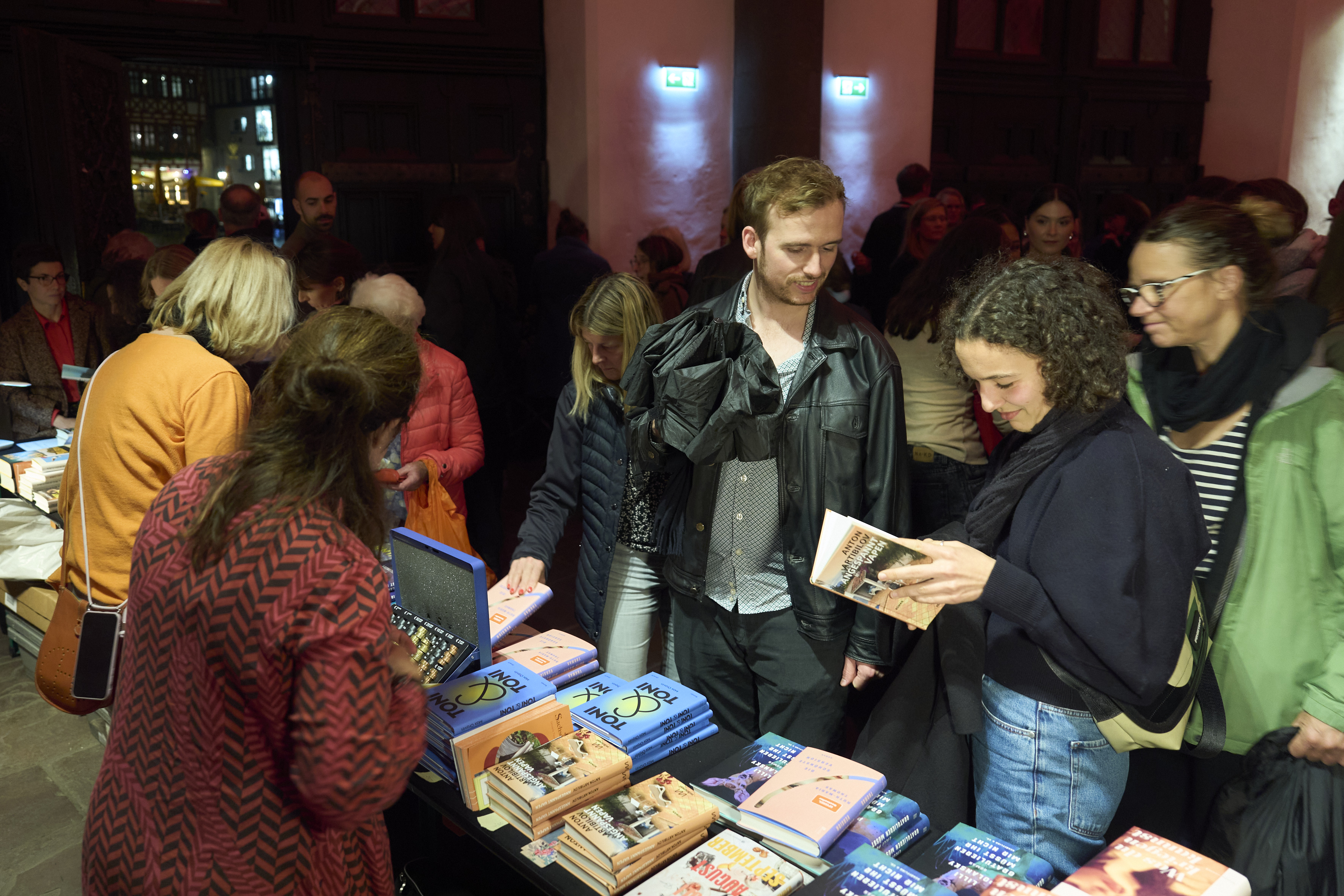 Büchertisch in den Römerhallen Alexander Paul Englert