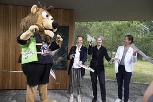 Loewen Aussenanlage Zoo Frankfurt Maskottchen Trevor Sigrid Eichler Ina Hartwig Christina Geiger Copyright Stadt Frankfurt am Main Kulturdezernat Chris Christes