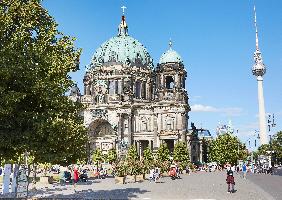 Dom und Fernsehturm c Living Hotels