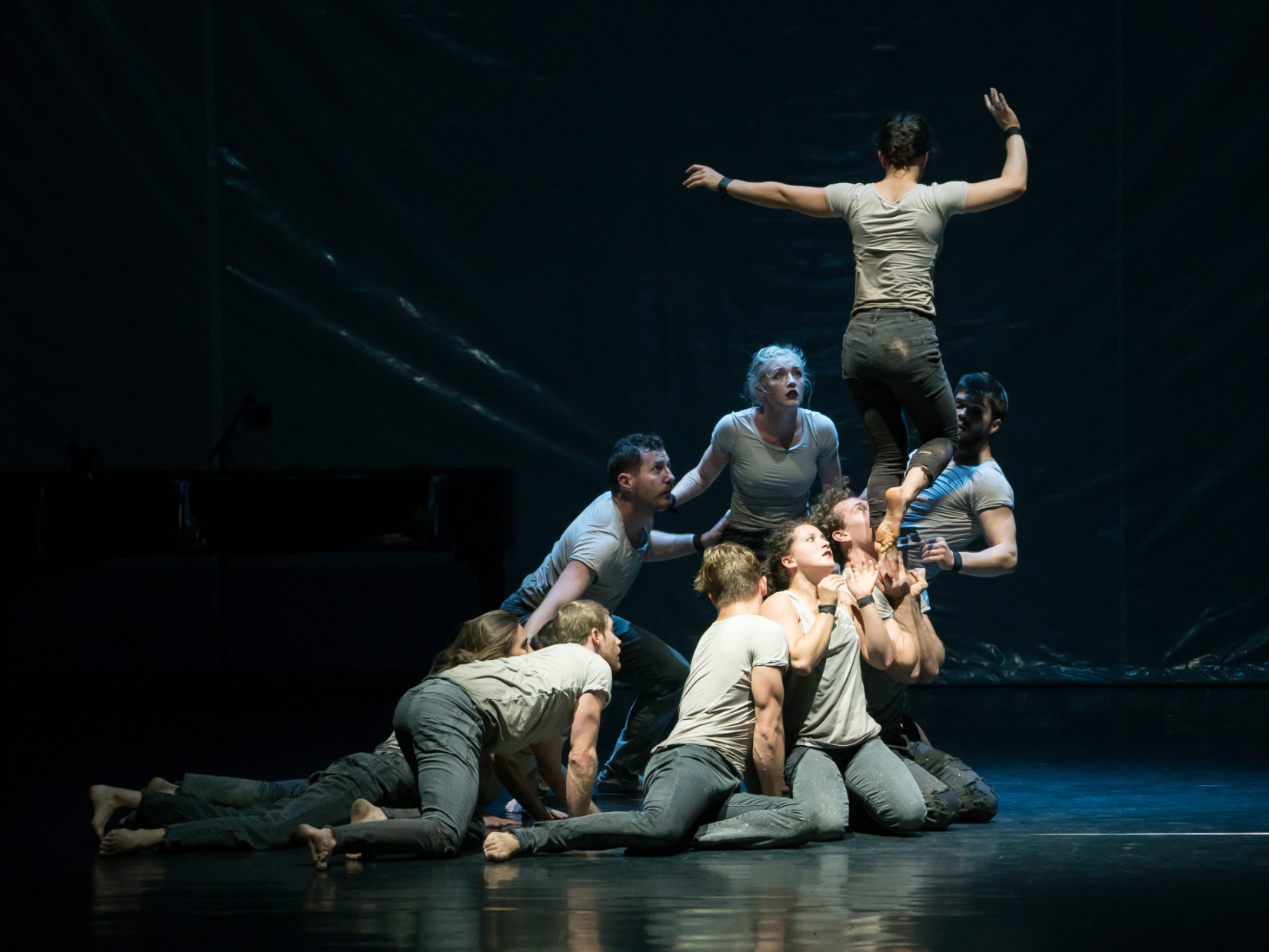Circa En Masse Photo by David Kelly 1