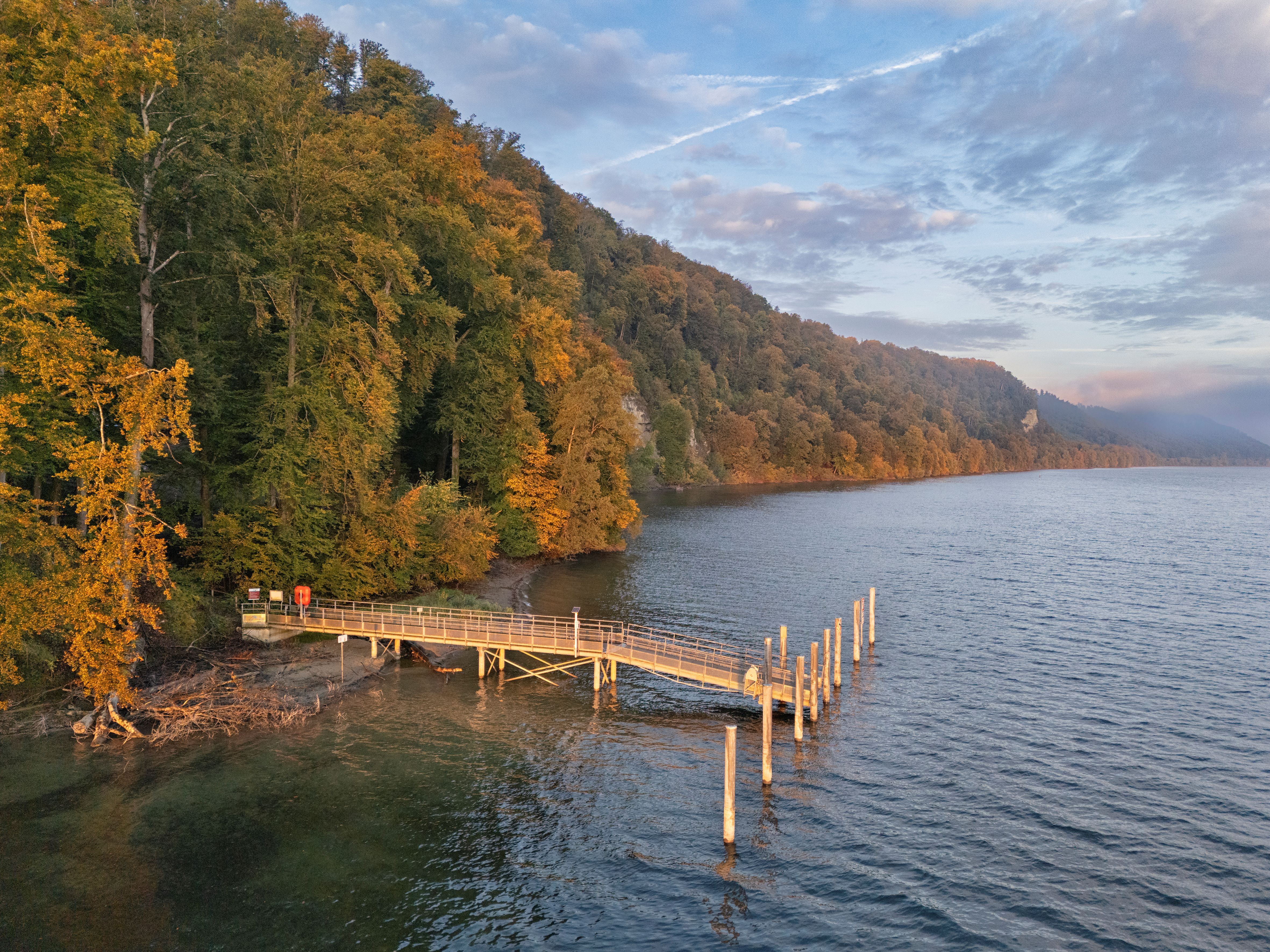 Marienschlucht 134 Schiffslandesteg im Herbst Copyright Tourismus Kultur und Marketing Bodman Ludwigshafen